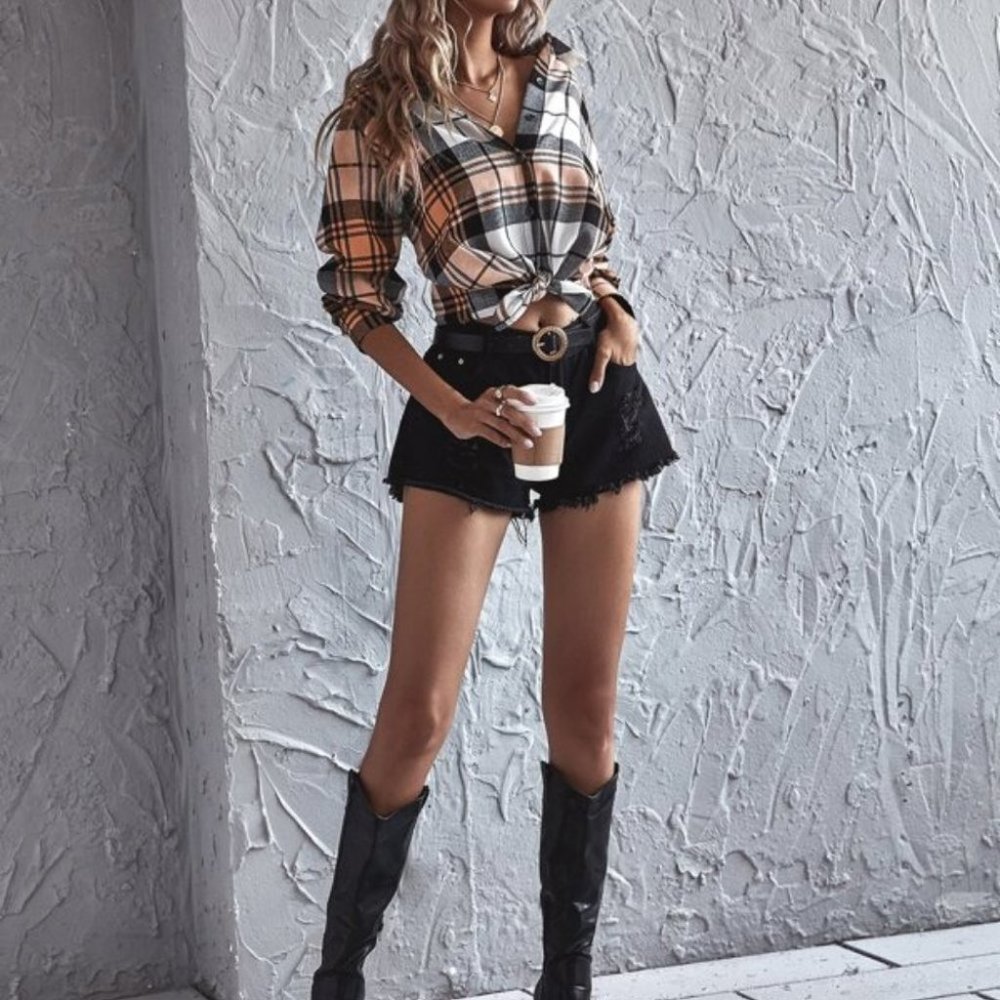 CASUAL DOLLZ Plaid Print Button Minimalist Top - Picture 5 of 5